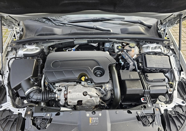 Opel Insignia cena 68990 przebieg: 107000, rok produkcji 2018 z Poręba małe 326